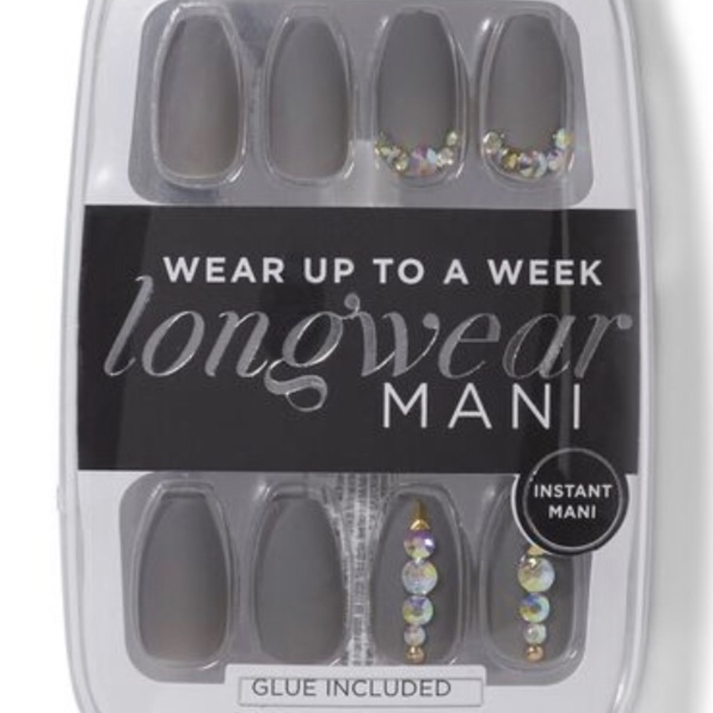 GRAY 3D LONGWEAR NAILS WITH STONES
